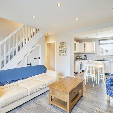 Host & Stay - Kurnell Cottage Staithes Bagian luar foto