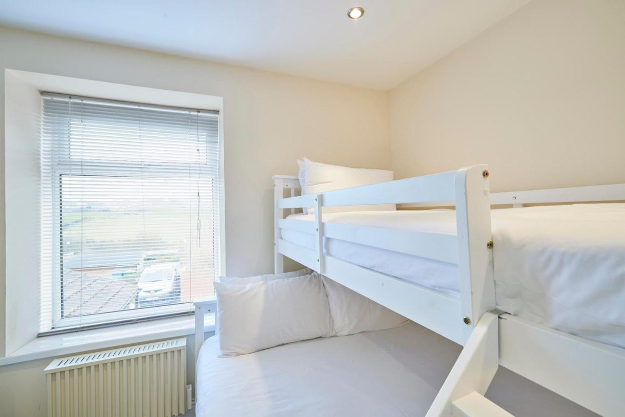 Host & Stay - Kurnell Cottage Staithes Bagian luar foto