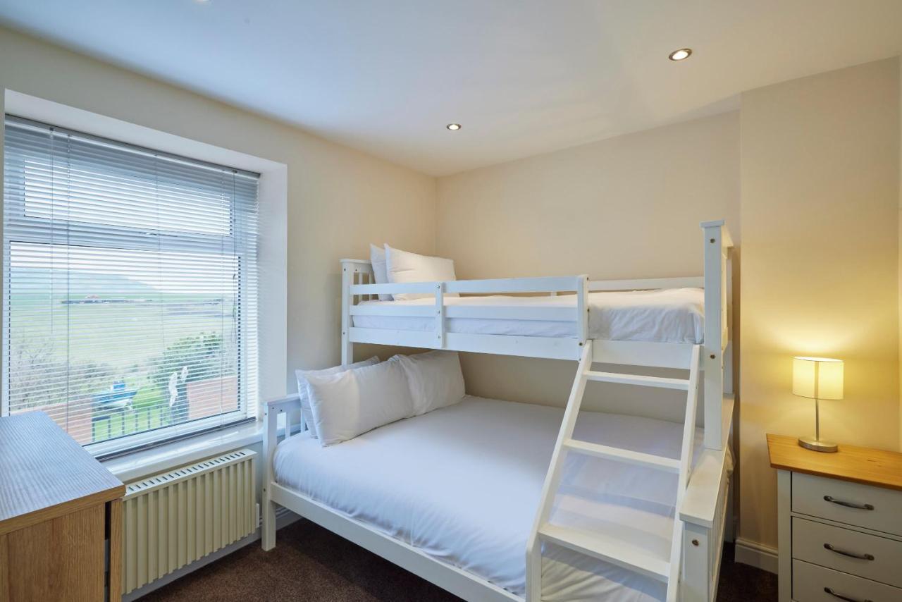Host & Stay - Kurnell Cottage Staithes Bagian luar foto
